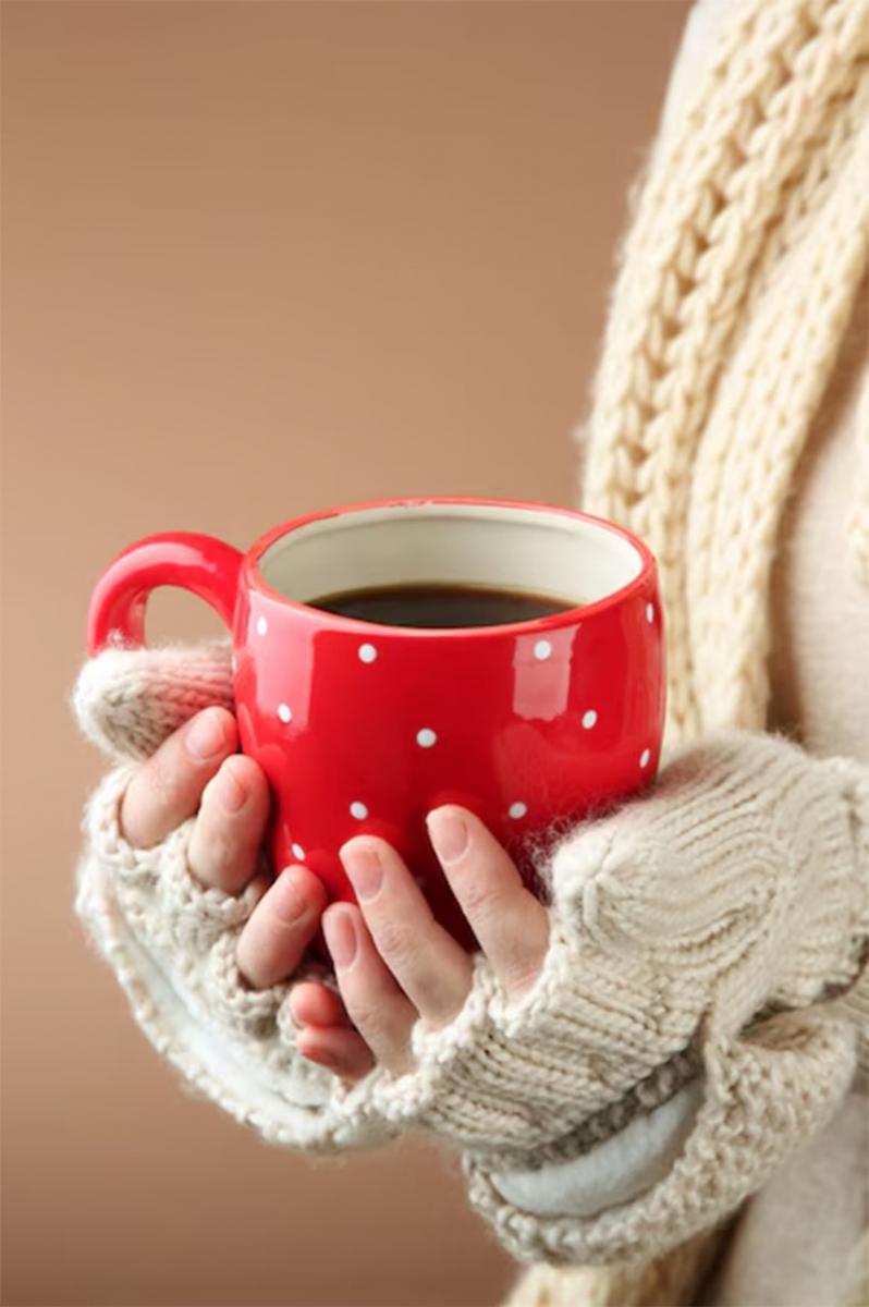 BEBIDAS CALIENTES. Tomar un café provoca solo una sensación momentánea de calor.
