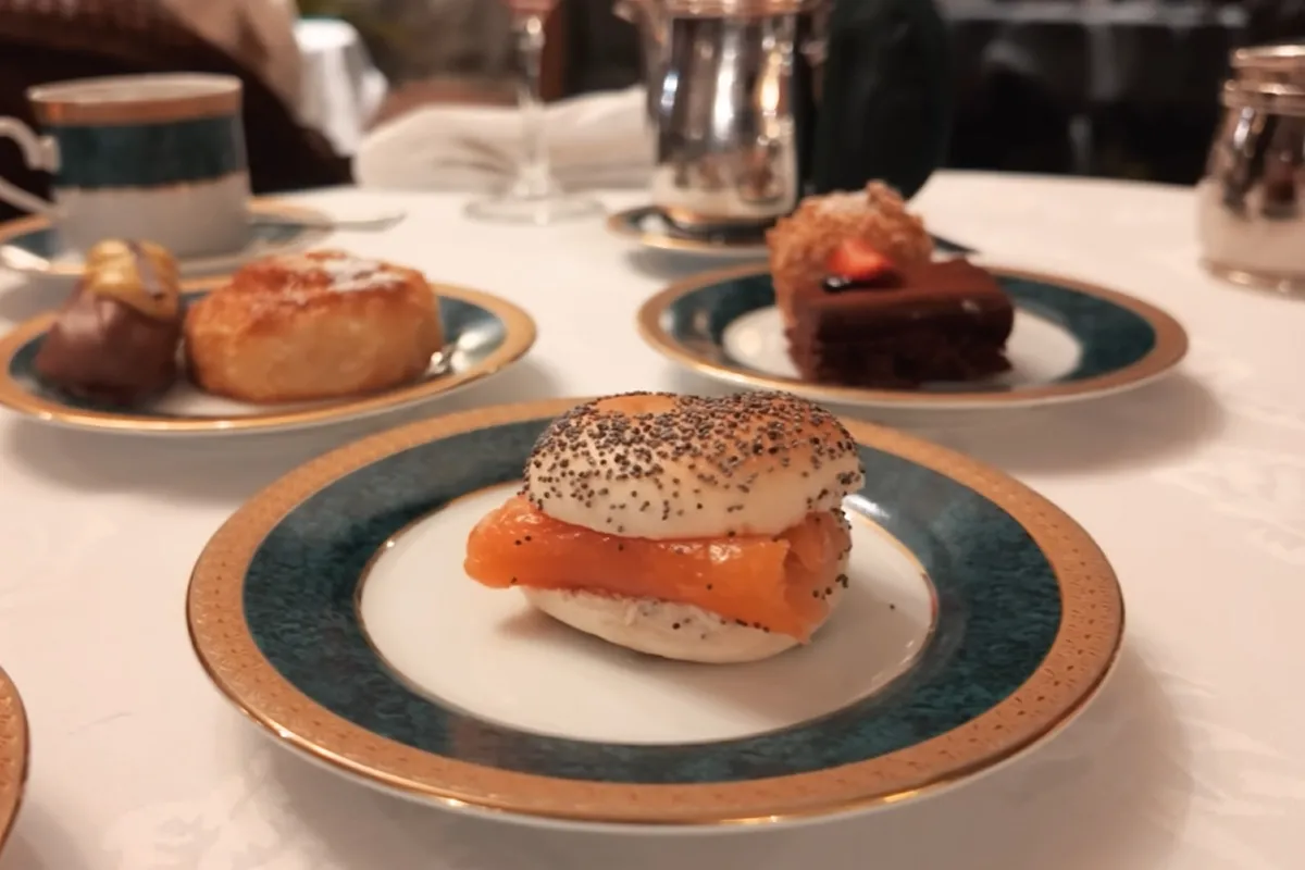 Mostró una súper merienda buffet por $73.000: dónde se sirve y qué incluye