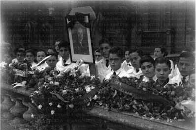 Recuerdos fotográficos: ofrendas florales por la muerte de Evita en 1952