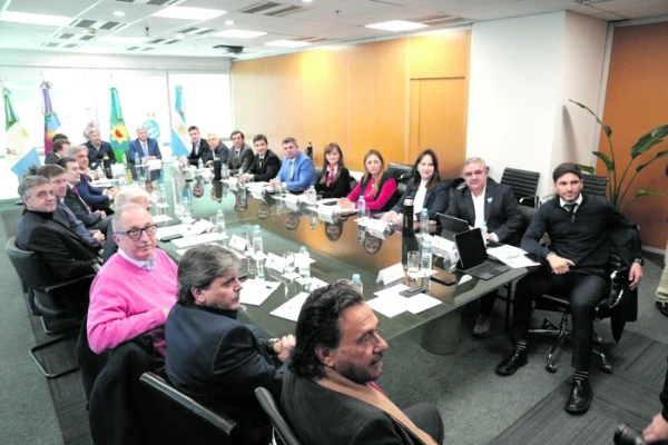 DIÁLOGO. 23 gobernadores del país se reunieron en el CFI.