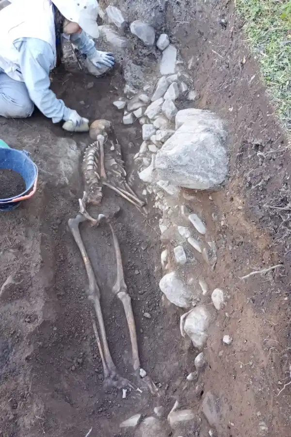 HALLAZGO ANCESTRAL. Restos óseos humanos, se estima que pertenecen a una persona que vivió ente los siglos II a.C y IX d.C.