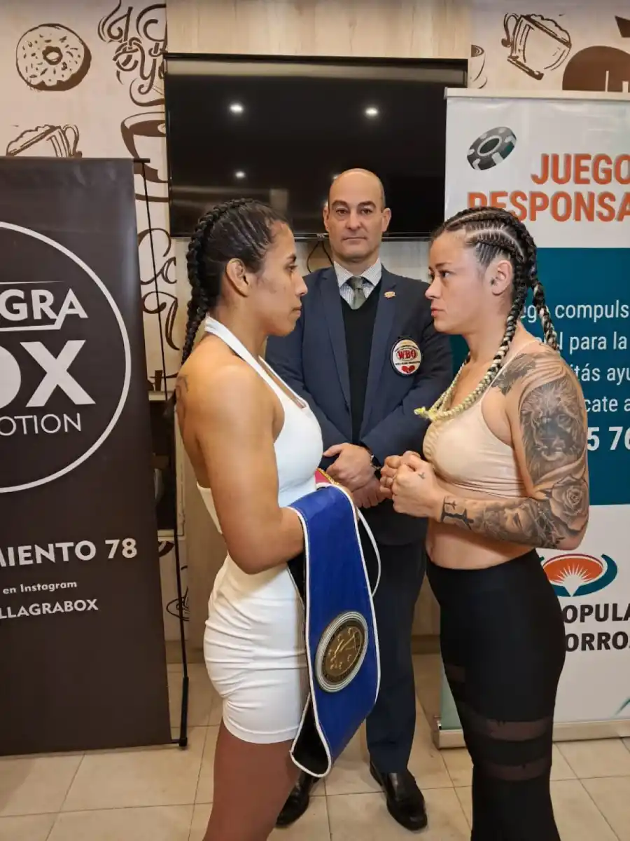 FRENTE A FRENTE. El pesaje fue tranquilo entre las boxeadoras. Se guardaron todo para mostrarlo en el ring.