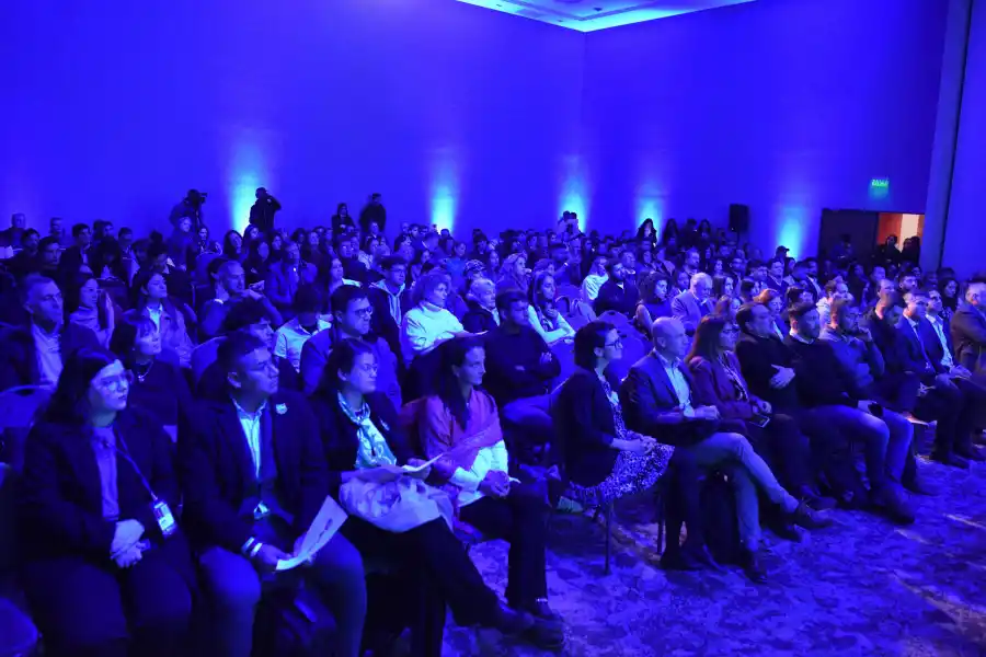 AUDITORIO COMPLETO. Los participantes del evento 