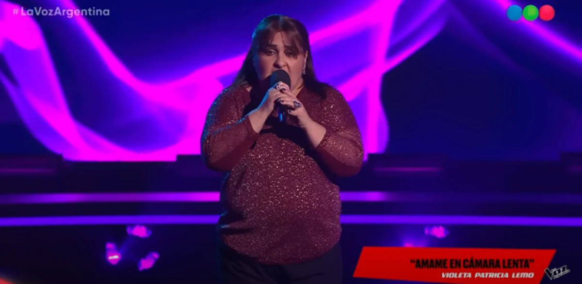 PRESENTACIÓN. Violeta Patricia Lemo emociona con su voz melódica durante su actuación.