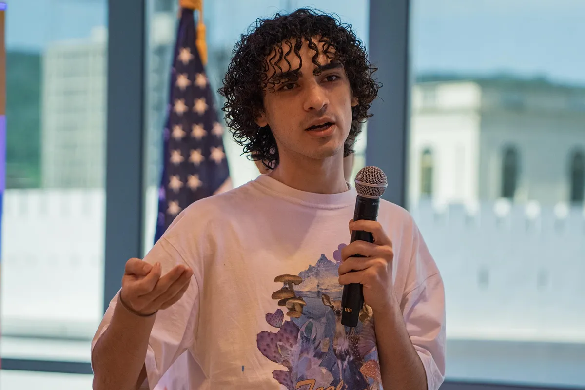 DE BURRUYACU A SINGAPUR. Lautaro ganó una beca para estudiar en Singapur y llama a postularse a una experiencia educativa única. / CORTESÍA LAUTARO PÉREZ MARTÍNEZ