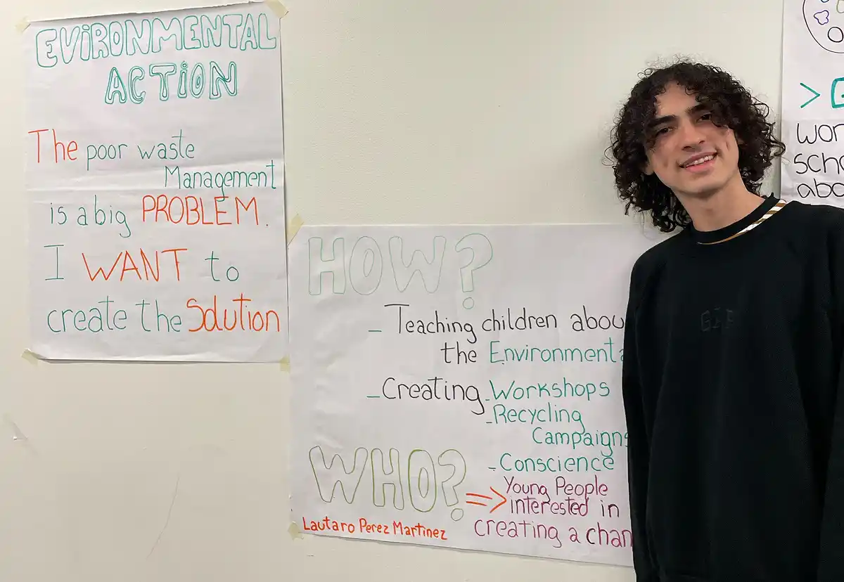 BECA EE.UU. A los 16 años fue becado por el programa Jóvenes Embajadores para capacitarse en la Universidad de Virginia, Estados Unidos. / CORTESÍA LAUTARO PÉREZ MARTÍNEZ