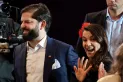 Del primer saludo al nacimiento de Violeta: la historia de amor entre Boric y Paula Carrasco