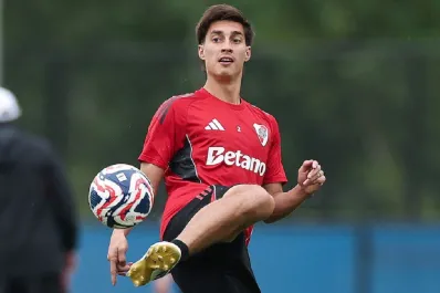 Se va otro más: el defensor que dejaría River Plate tras la eliminación en el Mundial de Clubes