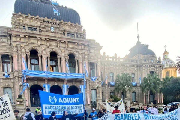 La UNT se sumó al reclamo por mayor presupuesto