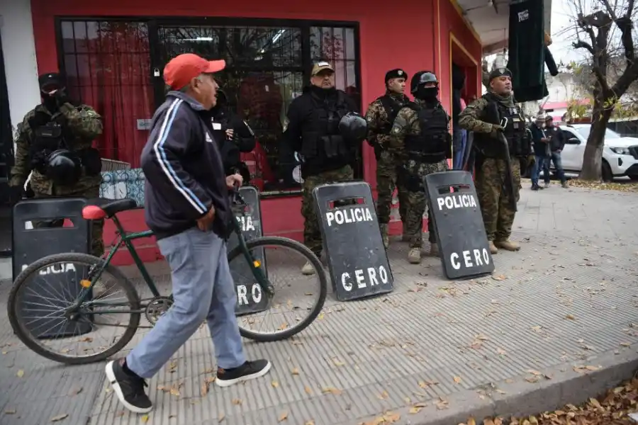 OTROS TIEMPOS. Los detenidos José Funez, Roque “Chipi” Giménez y Pablo “Maceta” Barrionuevo.