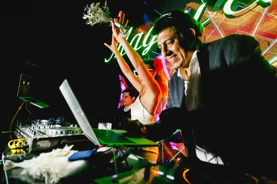 Edgardo Santillán (DJ Perro): cuando la técnica, el sonido y la música crean experiencias únicas