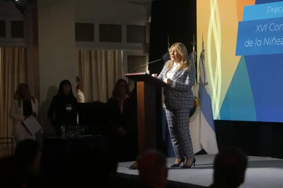 Juristas de todo el país debaten sobre problemáticas que involucran a niños, niñas y adolescentes