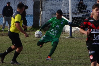 A los 46 años, sigue compitiendo en la Liga Tucumana y demuestra que el fútbol no tiene edad
