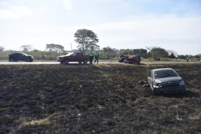 Imágenes aéreas muestran el desastre tras el choque múltiple en la autopista por la quema de pastizales
