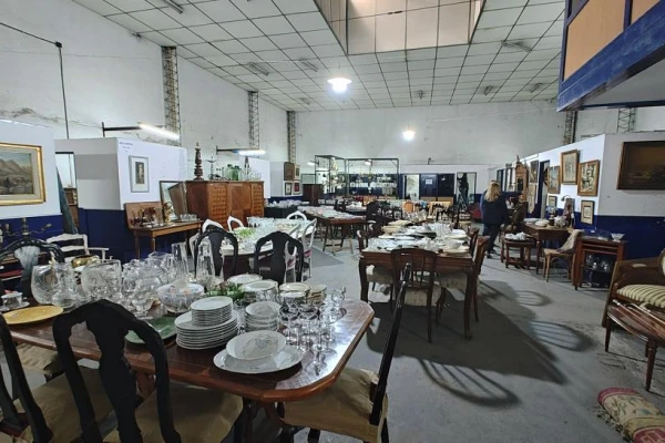 Fundación FAI: ofertan más de 2.500 piezas antiguas con un fin solidario