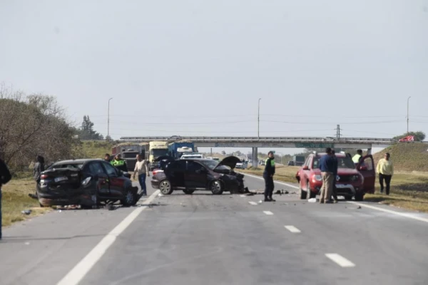 Choques, humo y gritos: el horror en la autopista a Famaillá