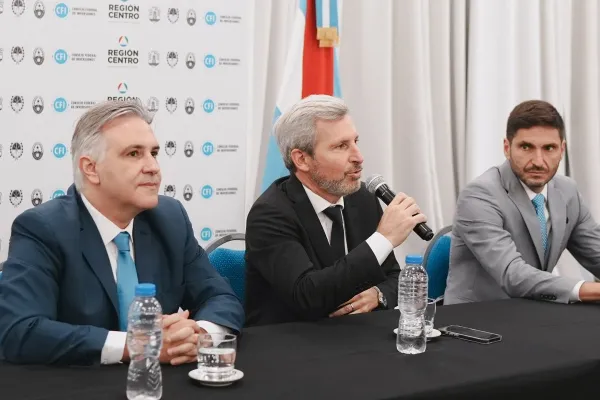 Los gobernadores de Córdoba, Santa Fe y Entre Ríos criticaron a Milei por la suba de las retenciones 