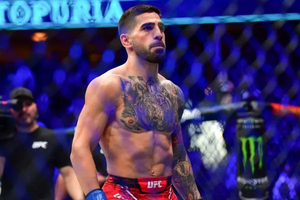 Bestial KO de Ilia Topuria para consagrarse campeón mundial de peso ligero en UFC