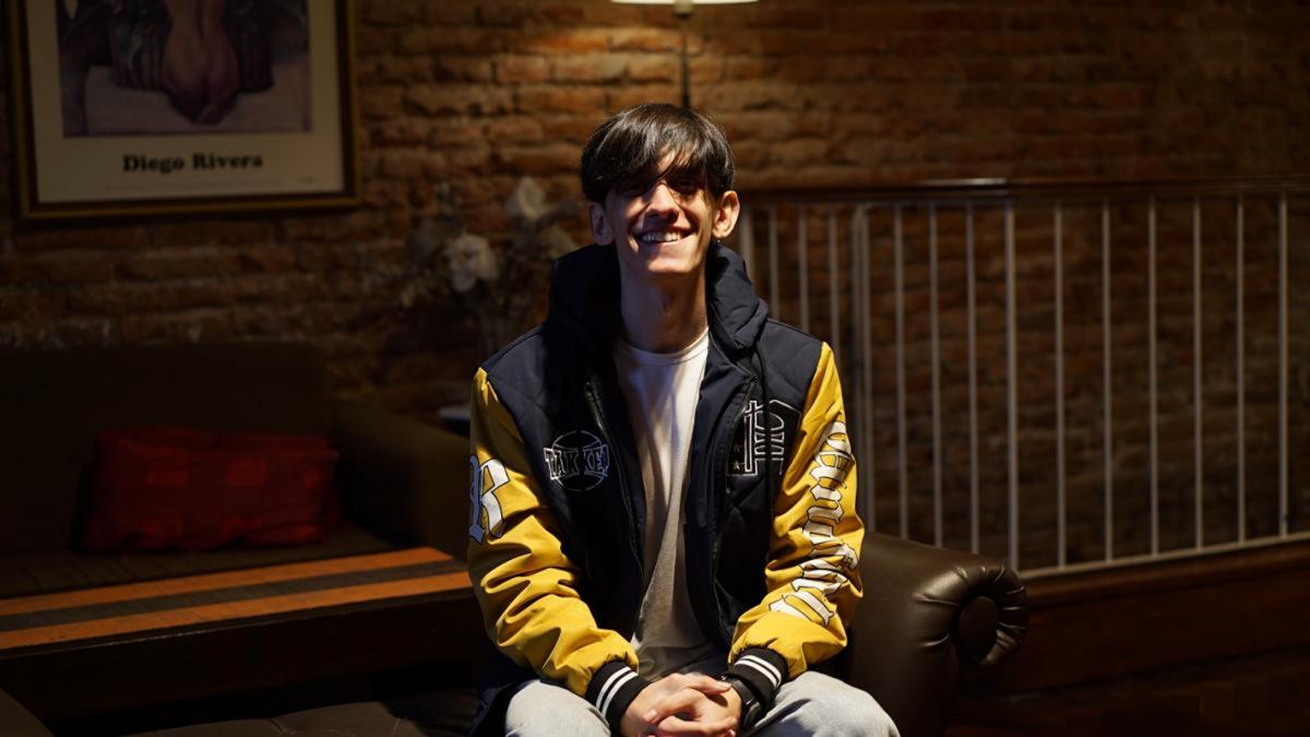 Joaquín Parolo, el tucumano que conmovió a Queen, la rompió en La Peña de Morfi