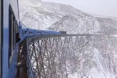 Postal inolvidable: el Tren a las Nubes recorrió los Andes cubiertos de nieve tras diez años