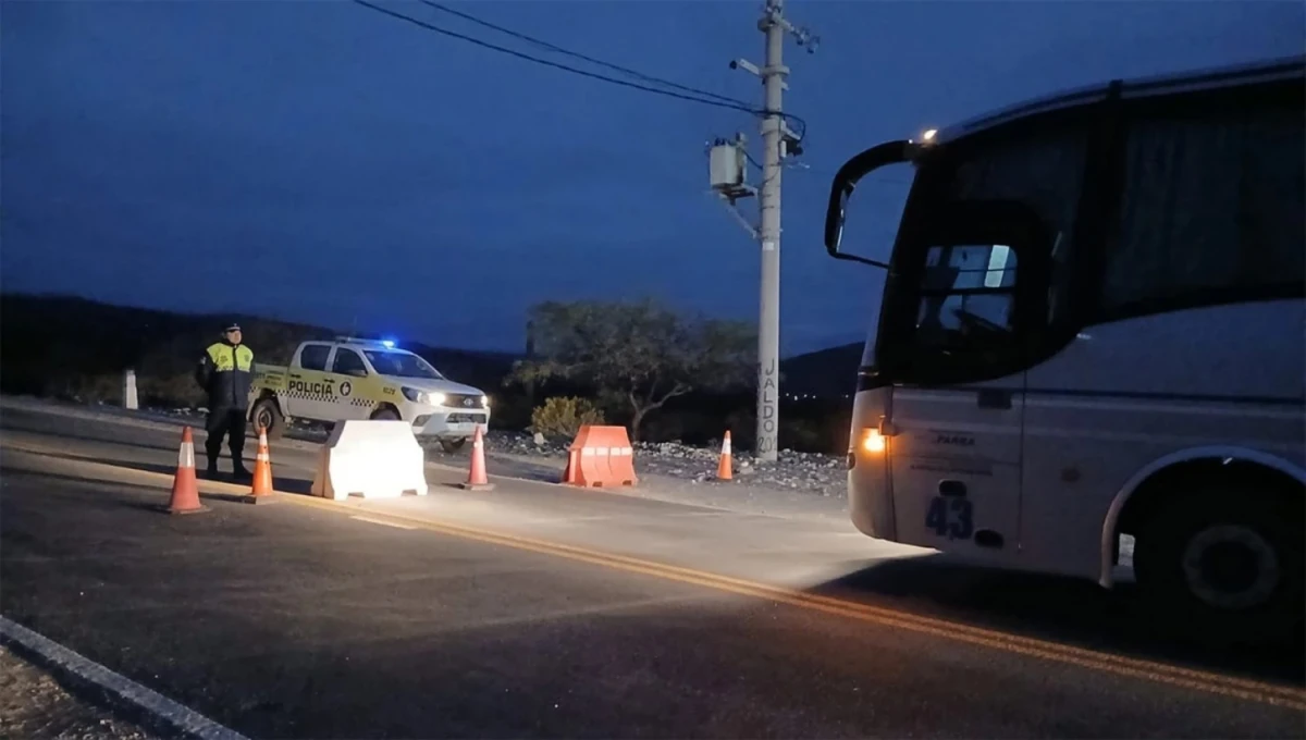 Ruta a los Valles: Vialidad Provincial extendió el corte en la 307 por hielo en la calzada
