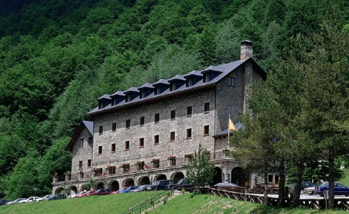 Un refugio de ensueño en los Pirineos: así es el Parador de Bielsa