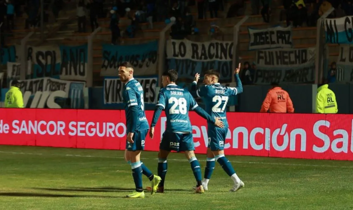 LLEGARÁ CONFIADO. Los jugadores de Racing empezaron el cambio de semestre con un buen triunfo y signos positivos para encarar el Torneo Clausura. 