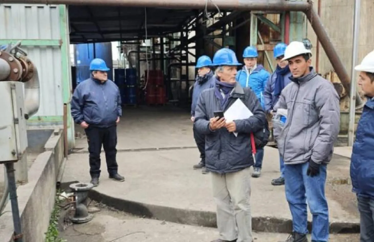 Tucumán refuerza controles ambientales en ingenios y endurece sanciones por la quema de caña