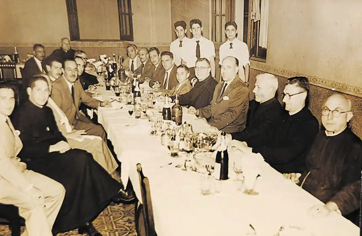 Hojeando el archivo de LA GACETA