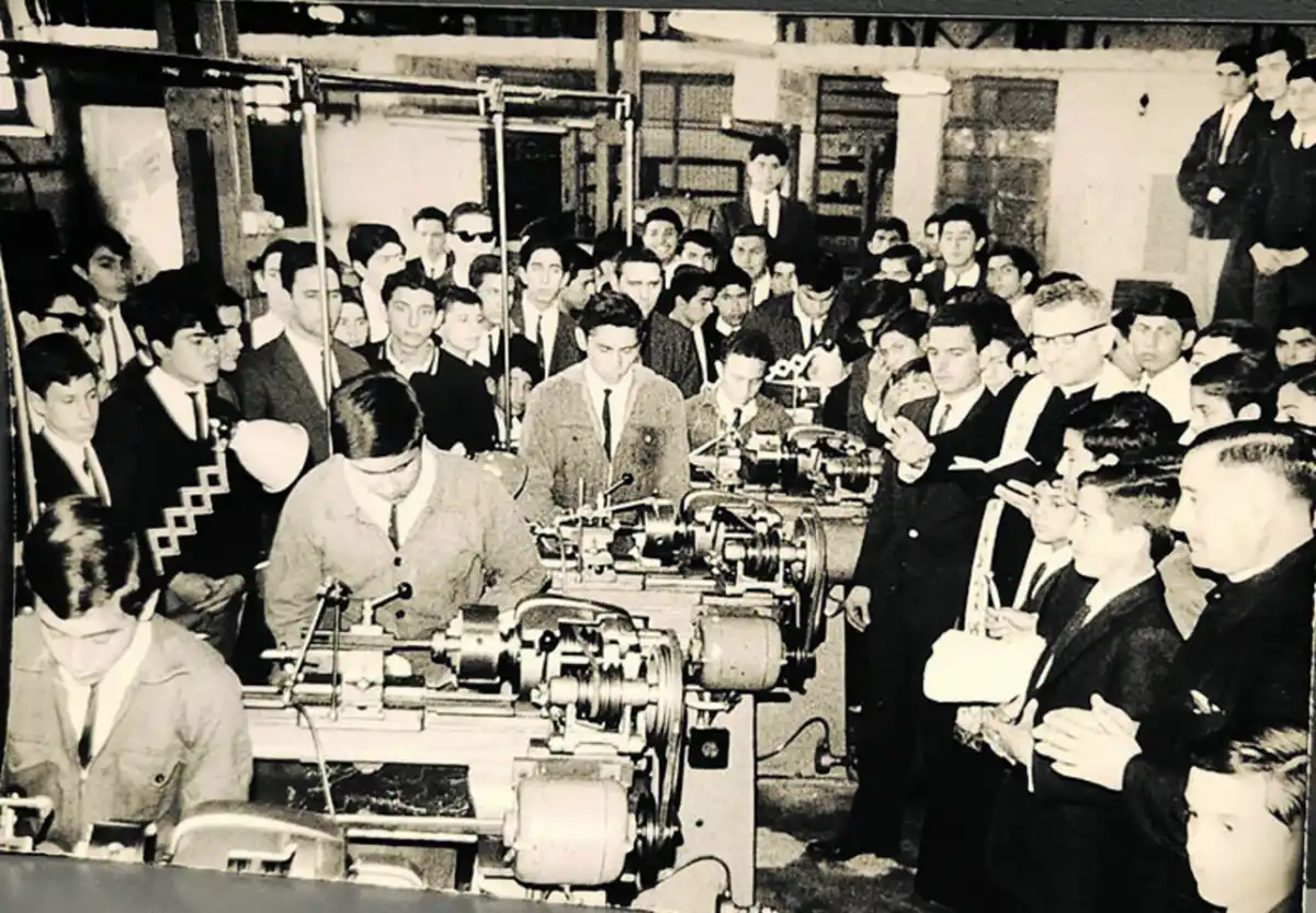 Hojeando el archivo de LA GACETA