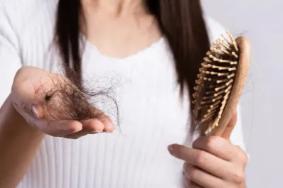 La pérdida de cabello en las mujeres puede ser un síntoma de problemas de tiroides