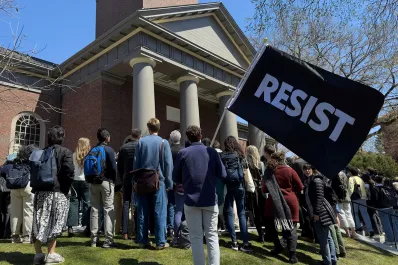 Trump desafía a Harvard y reabre el debate sobre el activismo universitario en EE.UU.