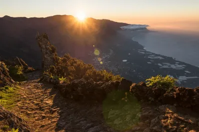 ¿Viajas a Canarias este verano? Estas son las cuatro rutas de senderismo que debes conocer