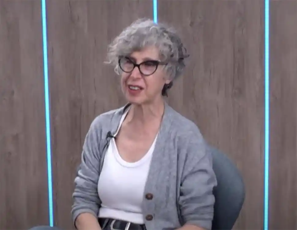 AMIGOS DEL SOLAR PATRIO. Fenik integra una asociación civil.