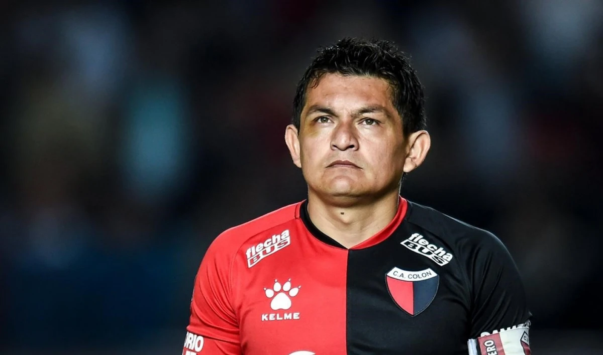 ÍDOLO. El tucumano es uno de los preferidos de la hinchada de Colón.