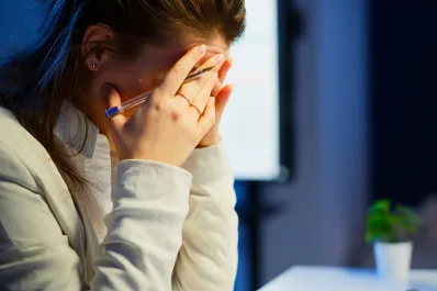 Estrés por falta de dinero: otro indicador que se asocia al Alzheimer