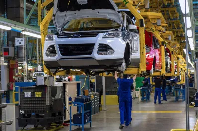 La industria cayó 8,7% en febrero y acumuló ocho meses consecutivos en baja interanual