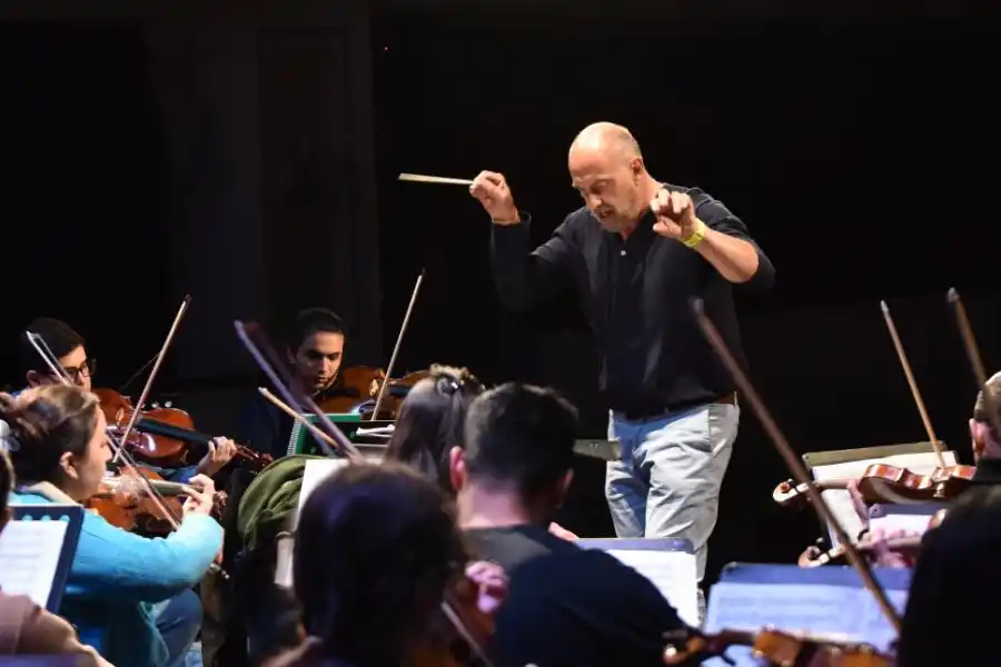 Gustavo Guersman, director de la Orquesta Juvenil