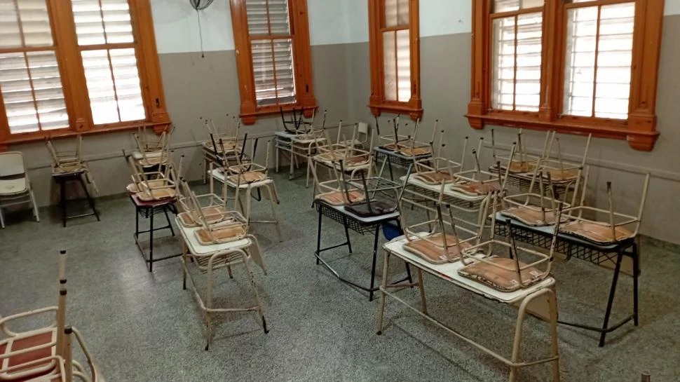 DESDE ADENTRO. La foto que compartió el directivo escolar a este medio.