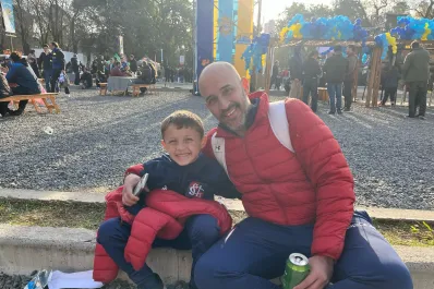 Emoción en el Estadio Uno: el día que padre e hijo vieron por primera vez a Los Pumas
