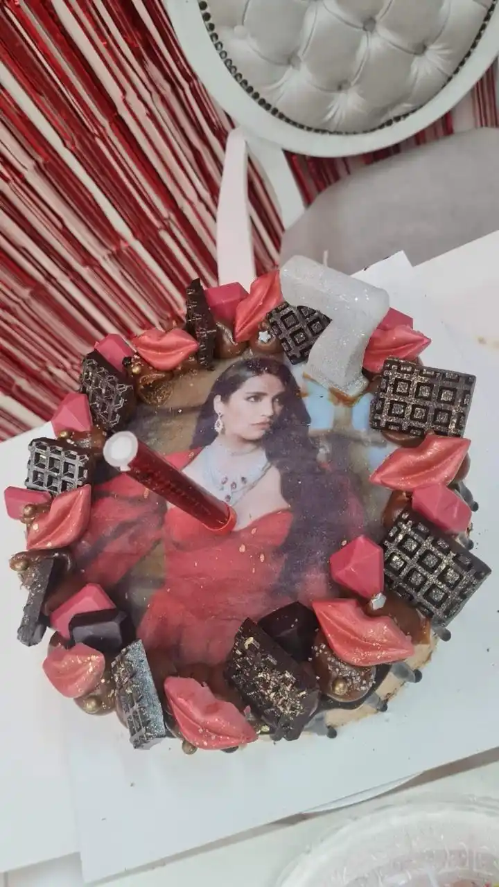 CUMPLEAÑOS TEMÁTICO. Una torta con su ídola para los siete años.