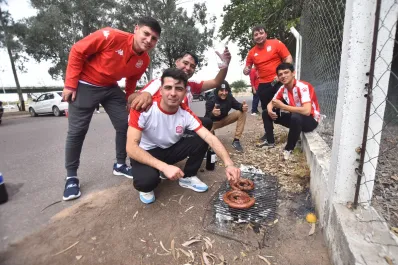 Si no hay previa, no hay partido: el ritual de los hinchas de San Martín en Santiago del Estero