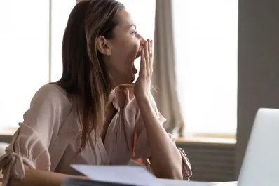 La señal que tu cuerpo quiere mandar cuando bostezas y no lo sabías