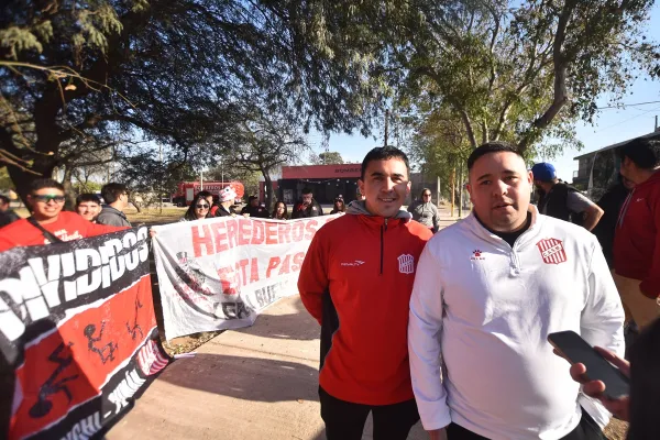 “Es San Martín o yo”: el hincha que viajó a Santiago del Estero gracias al apoyo de su esposa