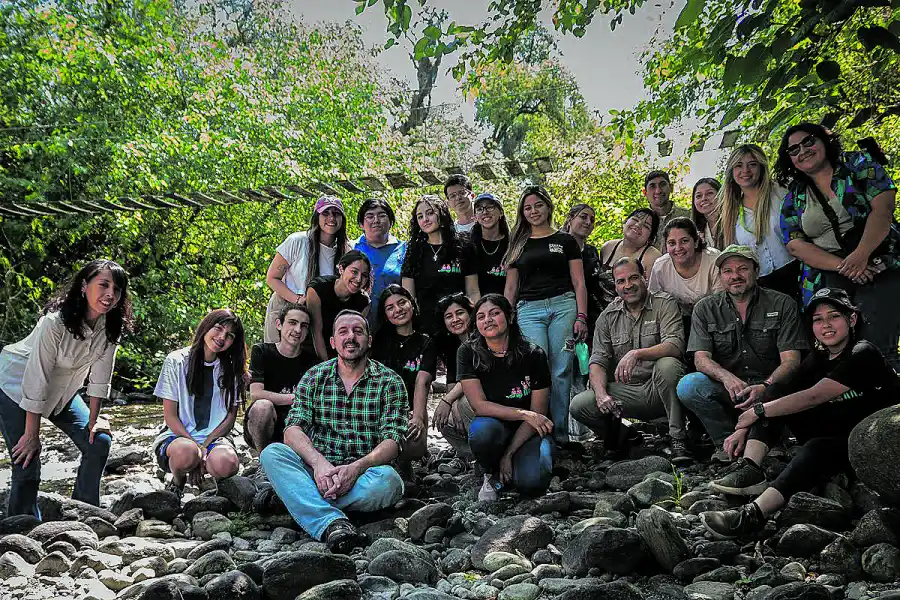Capacitan a líderes ambientales
