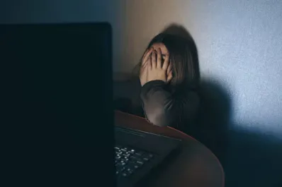 Creó deepfakes sexuales de sus compañeras en Córdoba y podría enfrentar hasta 20 años de cárcel