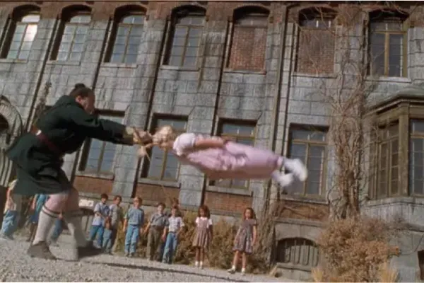 El impactante detrás de escena de una de las secuencias más icónicas de Matilda