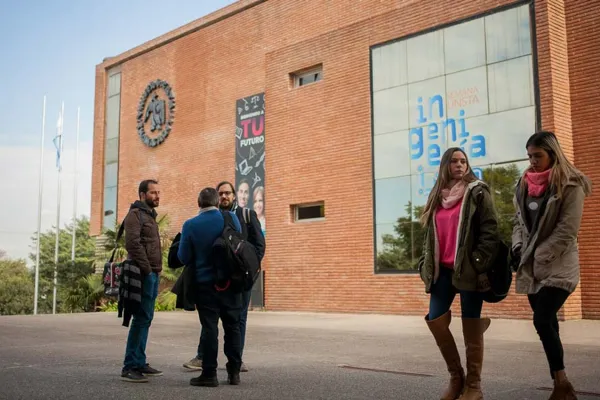 BENEFICIOS EN LA UNSTA. Las carreras virtuales y diplomaturas tienen descuentos de hasta el 60% para empleados públicos y sus familiares. / UNSTA