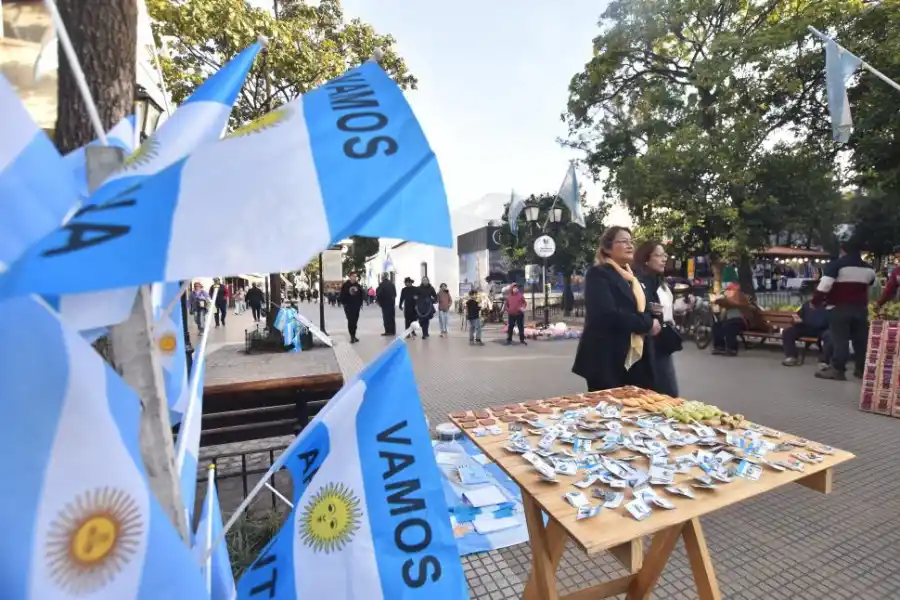 Milei viaja a Tucumán con su gabinete: expectativa por la presencia de Villarruel