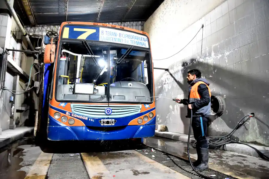 Su manager lo abandonó en Brasil, se alejó del fútbol varios años y hoy es goleador de Ateneo
